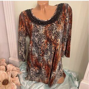 Christopher & Banks. Size M. Micro Pleated Beaded Animal Print Scoop Top. B121